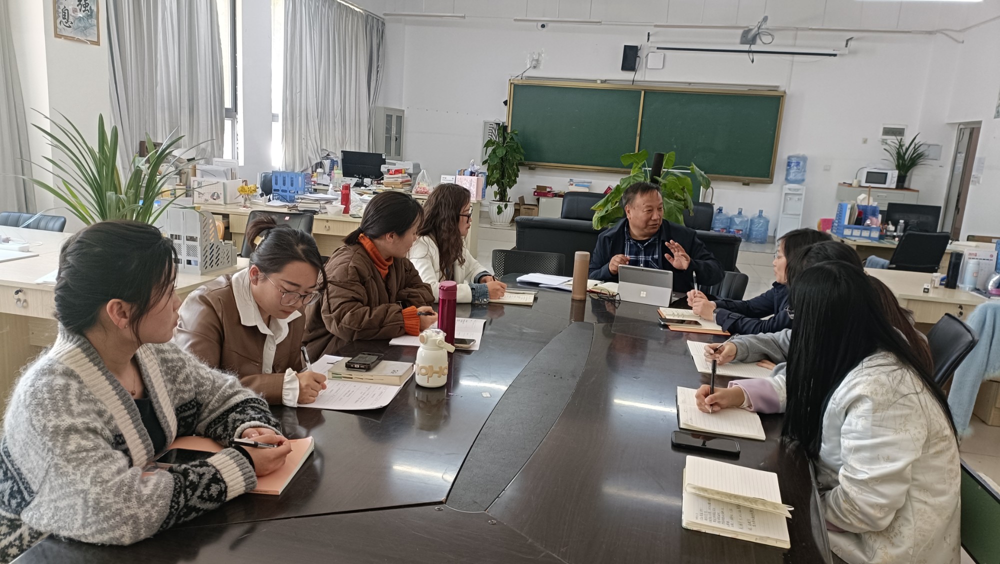 1744616244680016798.jpg 5.jpg