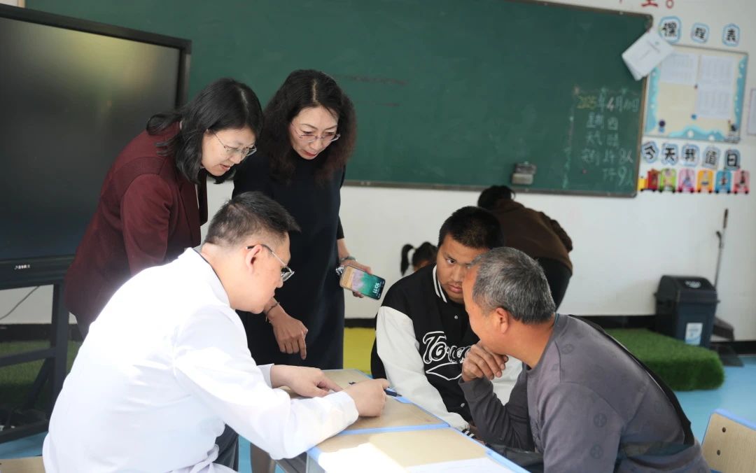 【沪上春风送希望 医者仁心护健康】世俱杯sjb官网联合上海壹博医疗集团赴大理开展爱心义诊活动