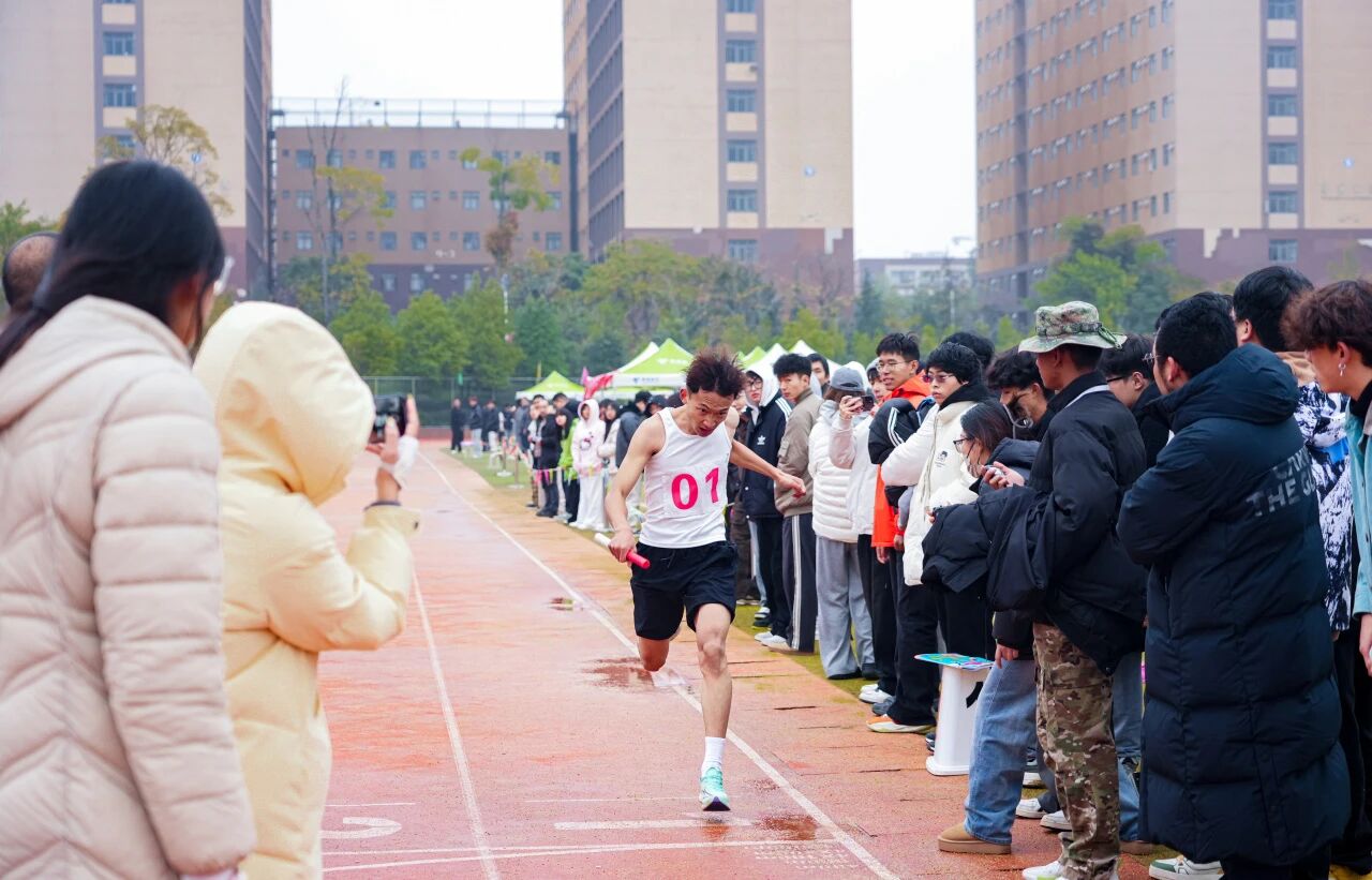 热血激荡！云商学子燃动运动会赛场