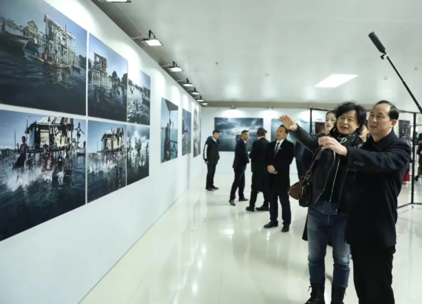 【大师影展】世俱杯sjb官网举行“影话”摄影展